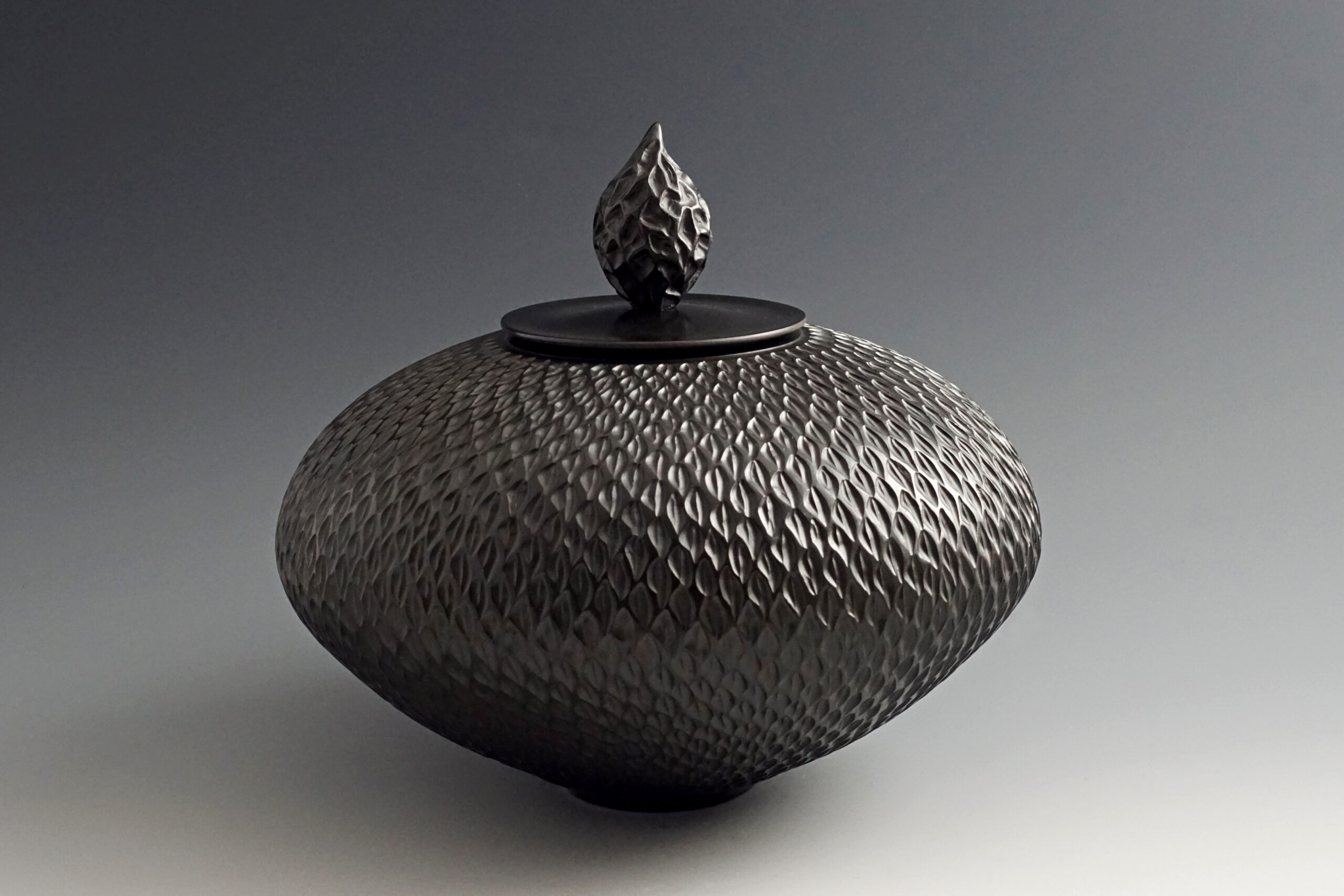 Smoke-fired Lidded Vessel with “Bark texture”, 2020